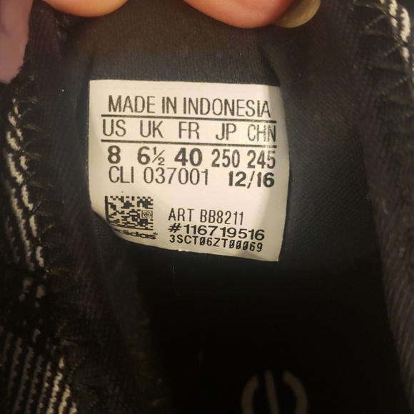 Adidas shoes - Picture 5 of 5